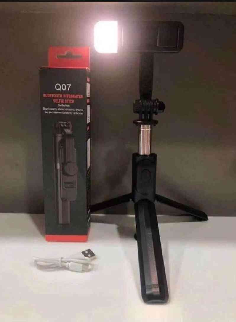 Q07 Bluetooth Selfie Stick Tripod with Wireless Remote – 3-in-1 Mobile Phone Stand